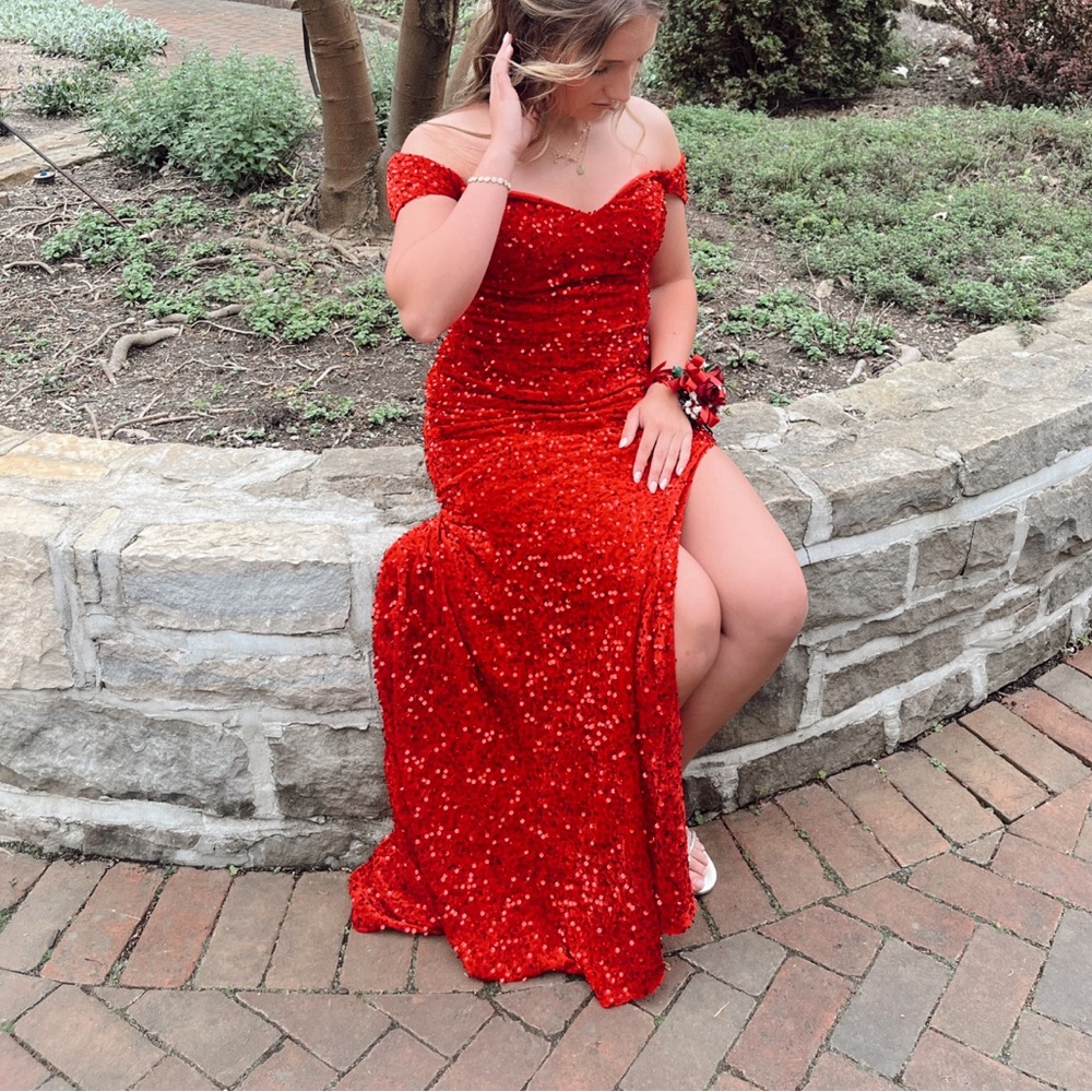 Prom DRESS - Picture 2 of 3